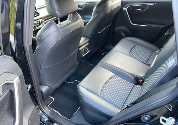 Toyota RAV4 cena 139900 przebieg: 140434, rok produkcji 2020 z Kraków małe 596